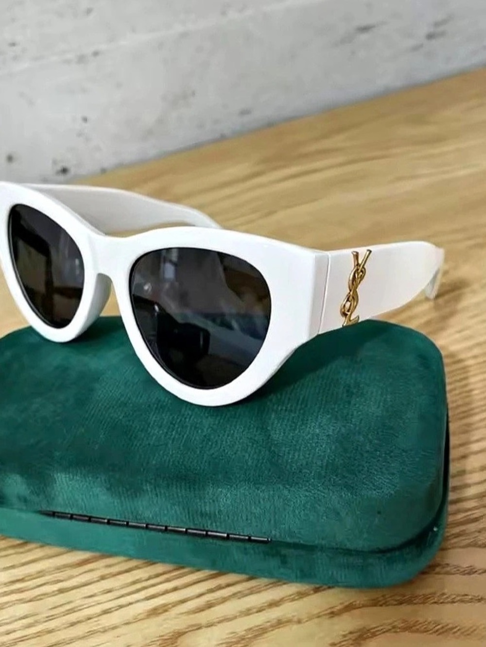 New designer inspired Sunglasses White & Green Cat-Eye Sunglasses